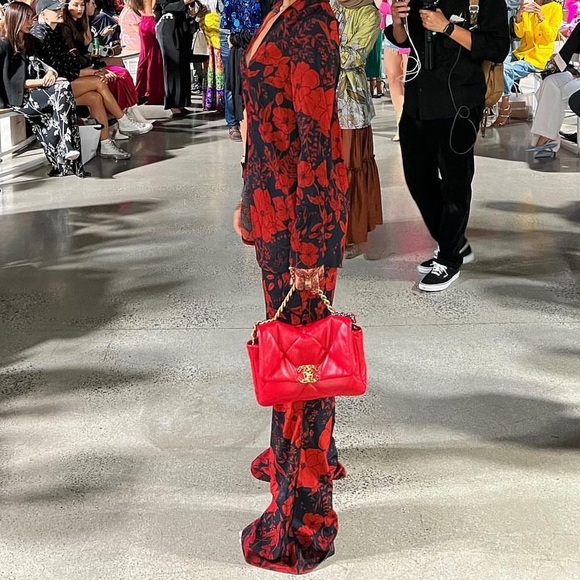 Women’s 2 Piece Suit - Picture 1 of 2